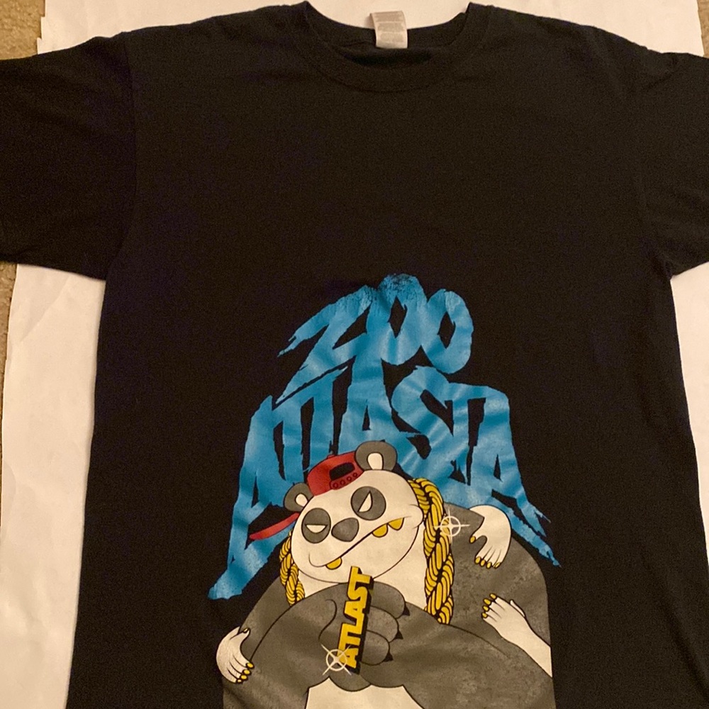 Item# 22 Men’s T-Shirt “Atlast” Size L